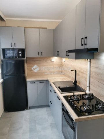 Eladó panellakás, Kecskeméten 46 M Ft, 2 szobás