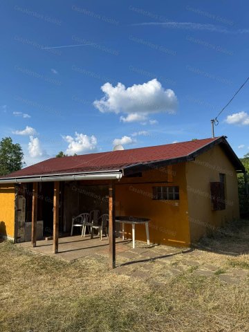 Eladó nyaraló, Gödöllőn 17.4 M Ft, 1+2 szobás