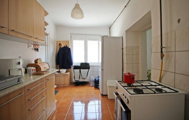 Eladó téglalakás, Dombóváron 11 M Ft, 1 szobás