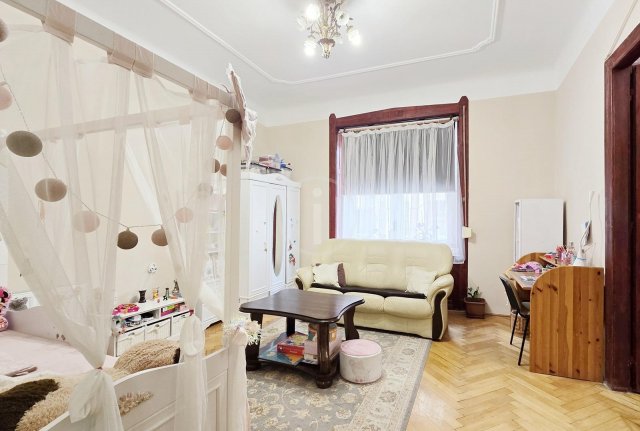 Eladó téglalakás, Budapesten, XIV. kerületben, Róna utcában