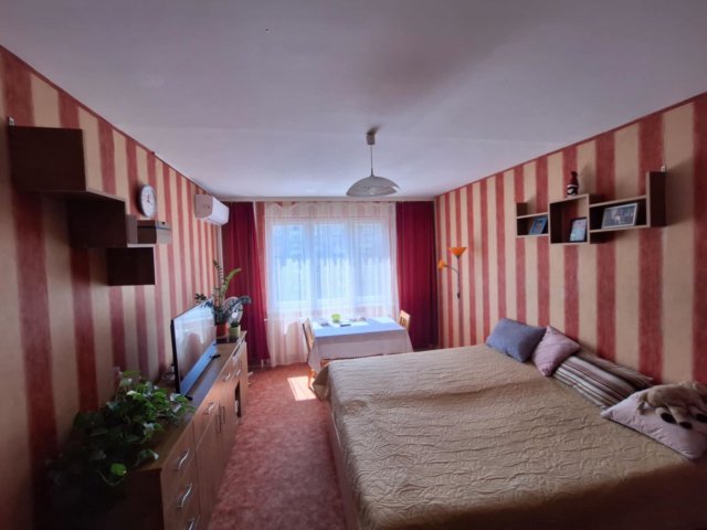 Eladó panellakás, Dunaújvárosban 24.3 M Ft, 1+1 szobás