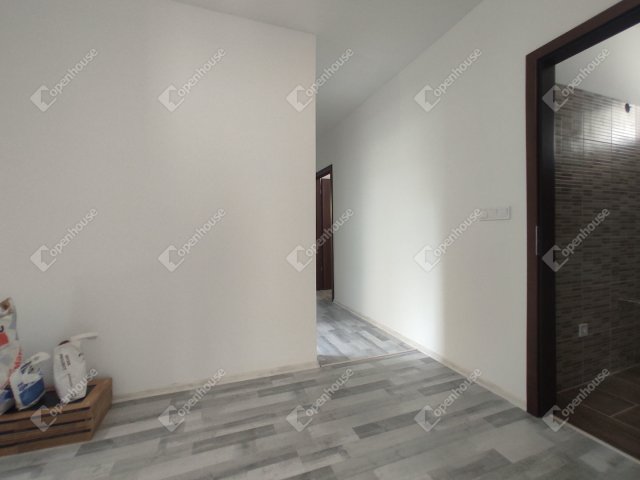 Eladó családi ház, Komáromban 87.59 M Ft, 4 szobás