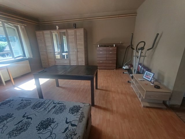 Eladó családi ház, Komlón 28 M Ft, 3 szobás