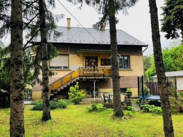 Eladó családi ház, Mendén 59.9 M Ft, 4 szobás