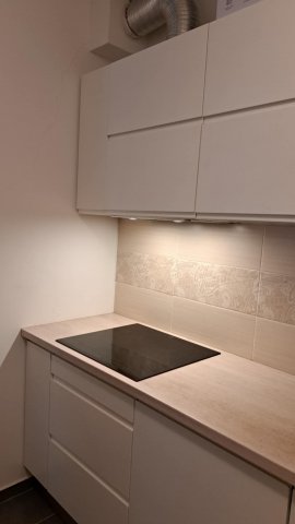 Eladó téglalakás, Budapesten, III. kerületben, Vörösvári úton