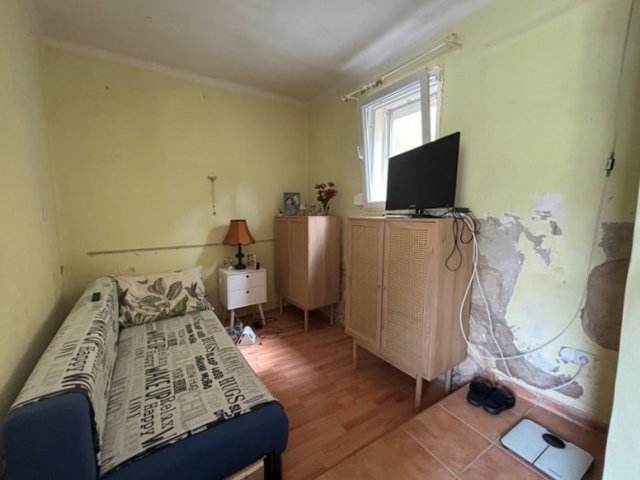 Eladó téglalakás, Pécsett 11.5 M Ft, 1 szobás