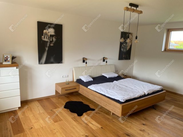 Eladó családi ház, Ágfalván 219 M Ft, 4 szobás