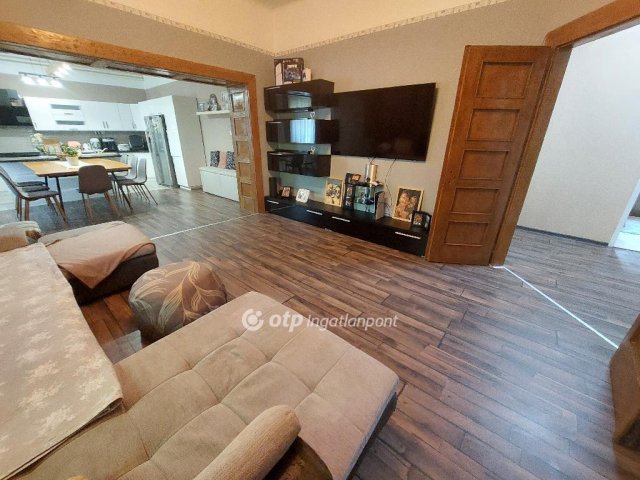 Eladó családi ház, Szentesen 54 M Ft, 4 szobás