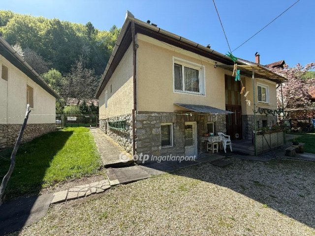 Eladó ikerház, Miskolcon 37 M Ft, 2 szobás / költözzbe.hu