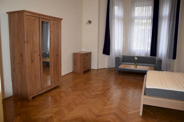 Kiadó téglalakás, albérlet, V. kerületben, Váci utcában