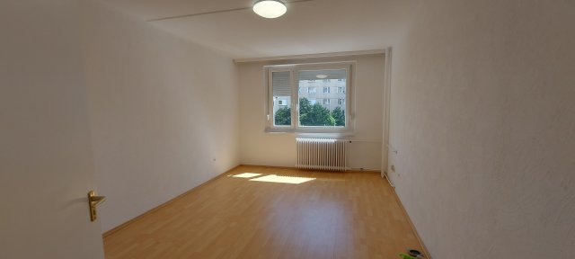 Kiadó panellakás, albérlet, Miskolcon, Középszer utcában