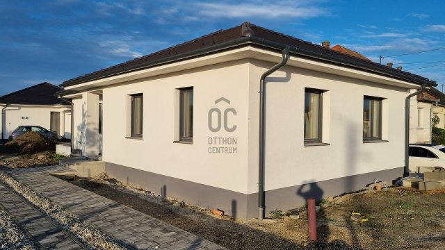 Eladó családi ház, Győrújfalun 67.9 M Ft, 4 szobás