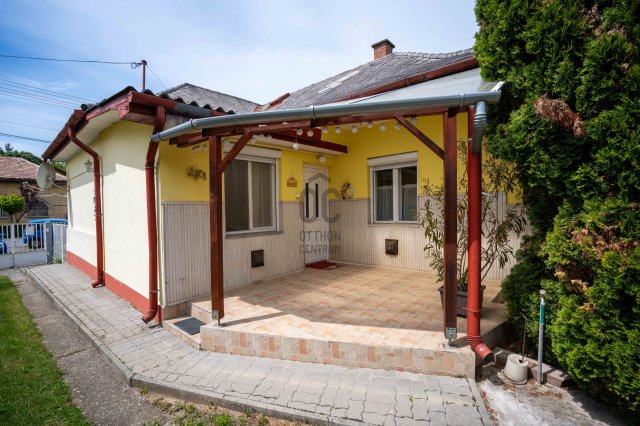 Eladó családi ház, Szikszón 29.9 M Ft, 2 szobás