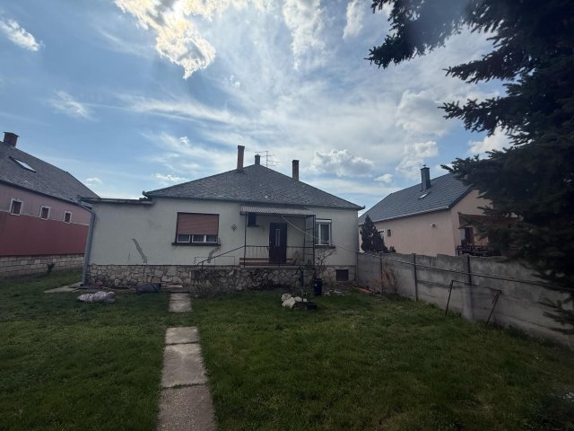 Eladó családi ház, Jánossomorján 45 M Ft, 3 szobás