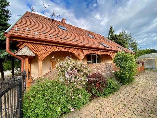 Eladó családi ház, Kecskeméten 89.99 M Ft, 5 szobás