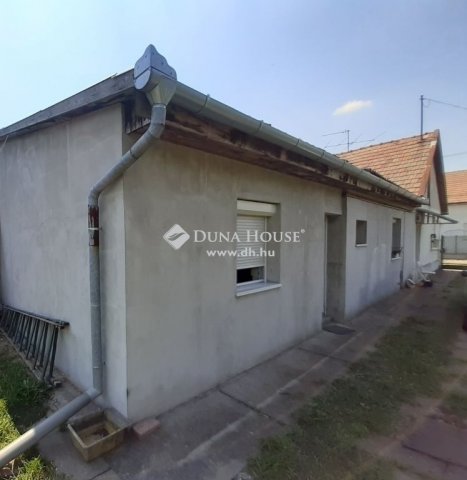 Eladó családi ház, Monoron 54 M Ft, 2 szobás