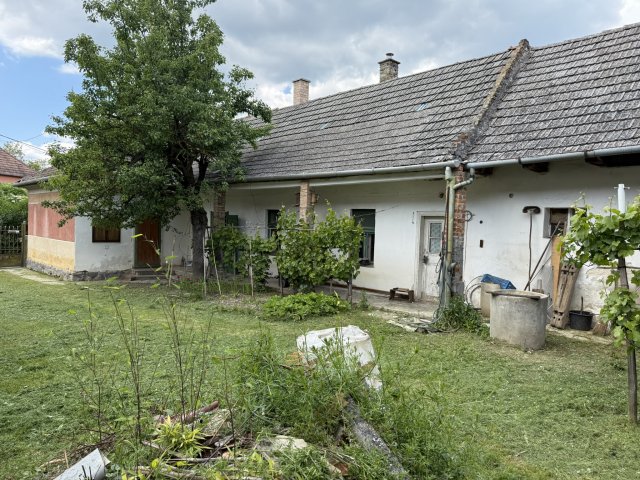 Eladó családi ház, Mányon 37.9 M Ft, 2 szobás