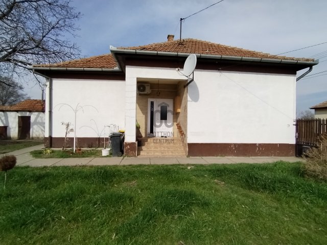 Eladó családi ház, Jászkarajenőn 23.5 M Ft, 2 szobás