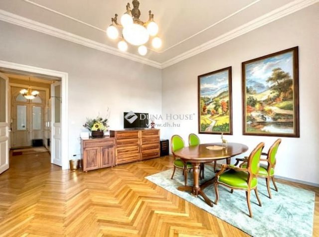 Eladó téglalakás, Budapesten, I. kerületben 242.4 M Ft, 3 szobás