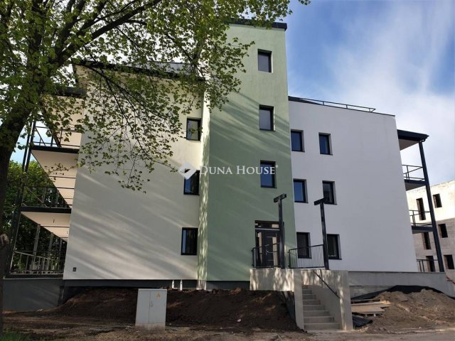 Eladó téglalakás, Bicskén 57.72 M Ft, 3 szobás