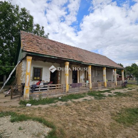 Eladó családi ház, Kókán 19.9 M Ft, 2 szobás