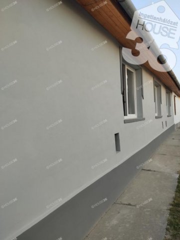 Eladó családi ház, Őcsényen 26.9 M Ft, 3 szobás