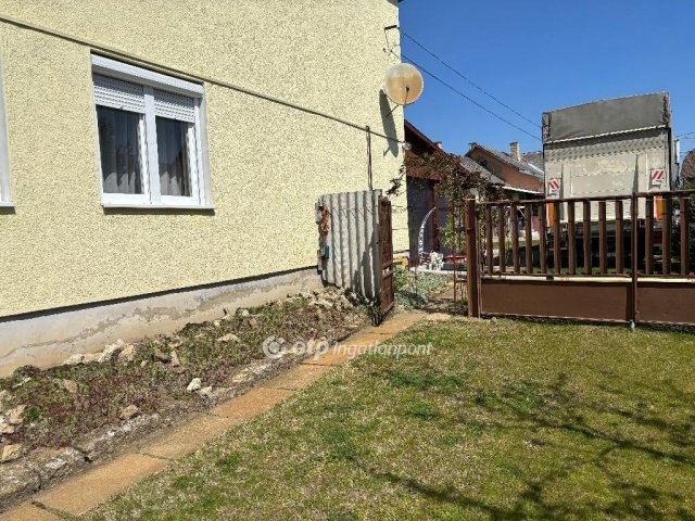 Eladó családi ház, Kisvárdán 23 M Ft, 2 szobás