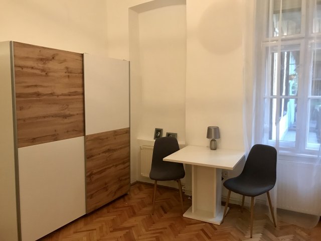 Eladó téglalakás, Budapesten, VII. kerületben, Dob utcában