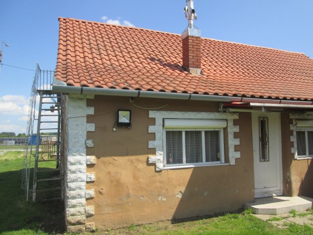 Eladó családi ház, Királyegyházán 30 M Ft, 2 szobás