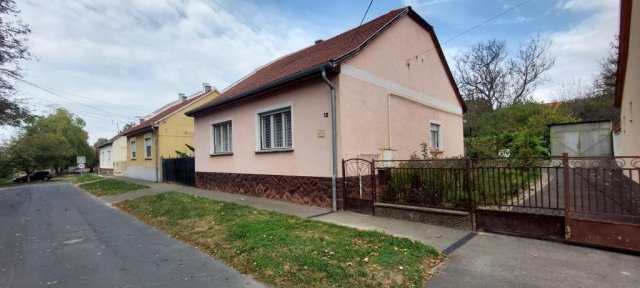 Eladó családi ház, Kaposváron, Blaha Lujza utcában 45 M Ft