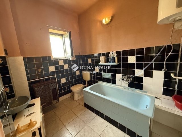 Eladó családi ház, Budapesten, XX. kerületben 160 M Ft, 8 szobás