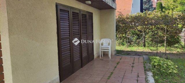 Eladó nyaraló, Balatonföldváron, Nyírfa utcában 75 M Ft