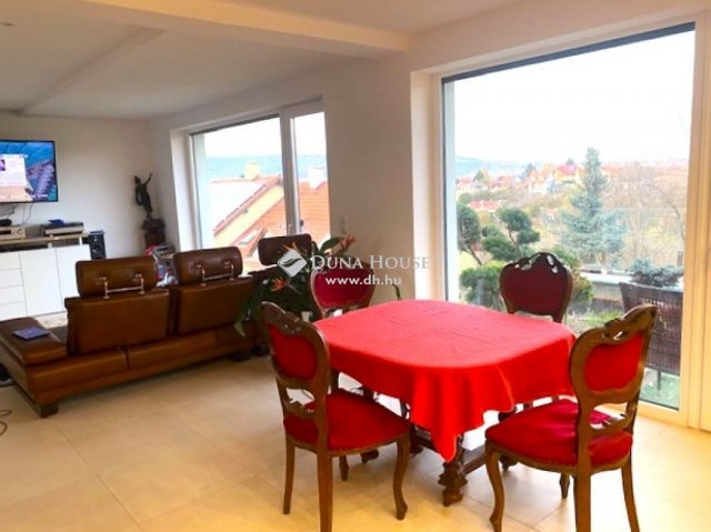 Eladó családi ház, Budaörsön 389.9 M Ft, 6 szobás