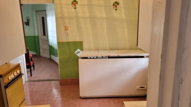 Eladó családi ház, Szigetváron 25.5 M Ft, 3 szobás