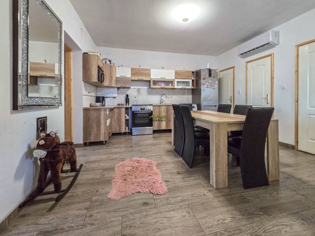 Eladó családi ház, Egyházasfaluban 42 M Ft, 2 szobás