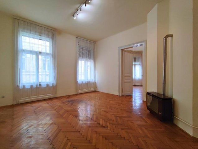 Eladó téglalakás, Budapesten, VIII. kerületben, Baross utcában
