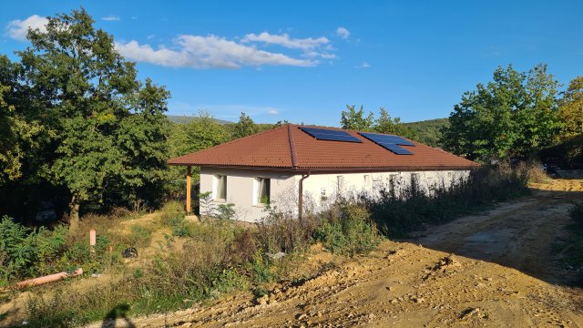 Eladó ikerház, Pilisjászfalun 60.57 M Ft, 3 szobás