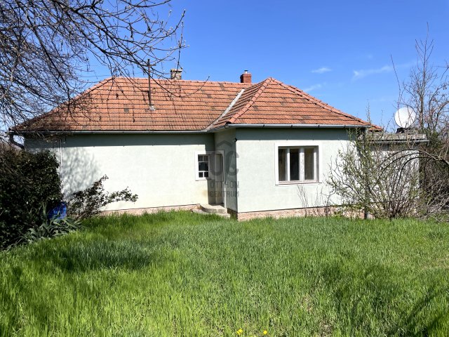 Eladó családi ház, Veszprémben 43.9 M Ft, 2 szobás