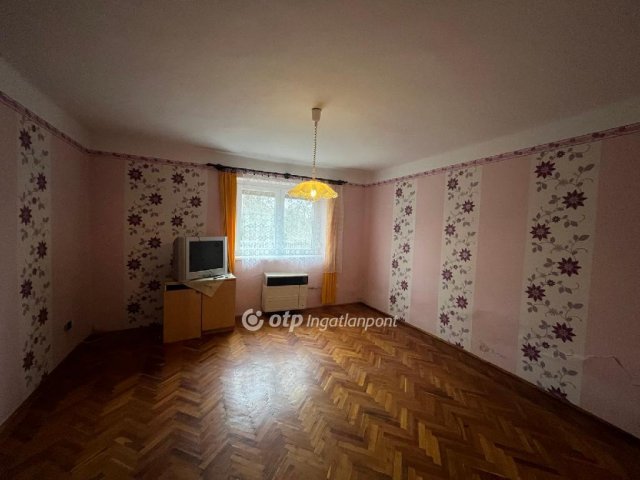 Eladó családi ház, Zsákán 8.9 M Ft, 2 szobás