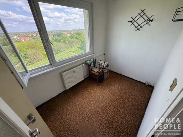 Eladó téglalakás, Szegeden 33.5 M Ft, 1+1 szobás