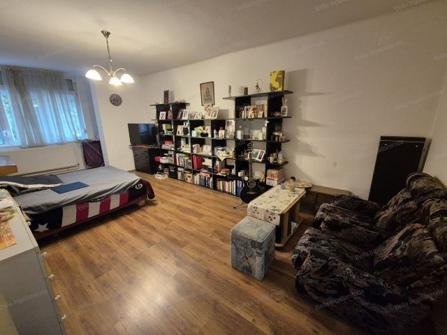 Eladó téglalakás, Kaposváron 32.9 M Ft, 2 szobás