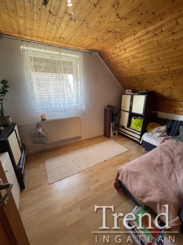 Eladó családi ház, Nagyvenyimen 54 M Ft, 4 szobás