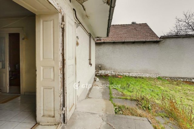 Eladó családi ház, Egerben 23 M Ft, 3 szobás