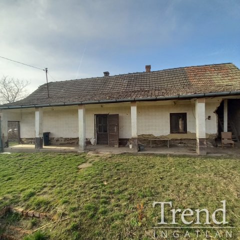 Eladó családi ház, Perkátán 11 M Ft, 2 szobás