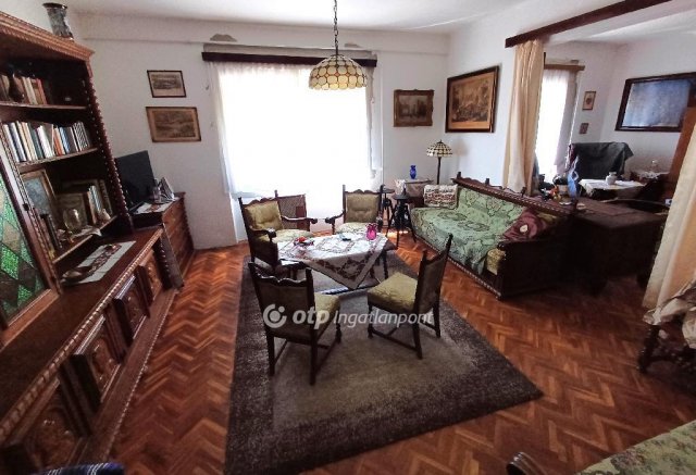 Eladó családi ház, Csongrádon 45 M Ft, 6 szobás