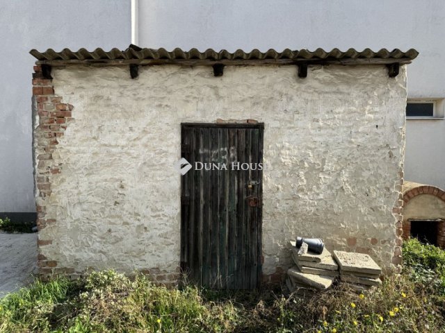 Eladó családi ház, Csornán 41 M Ft, 3 szobás