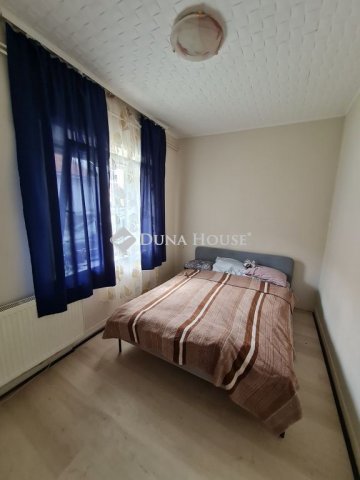 Eladó családi ház, Sárisápon 42 M Ft, 4 szobás