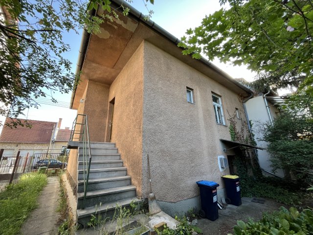 Eladó családi ház, Budapesten, XV. kerületben 89.9 M Ft