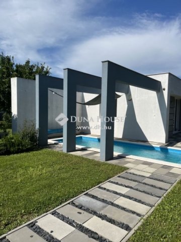 Eladó családi ház, Siófokon 125 M Ft, 3 szobás