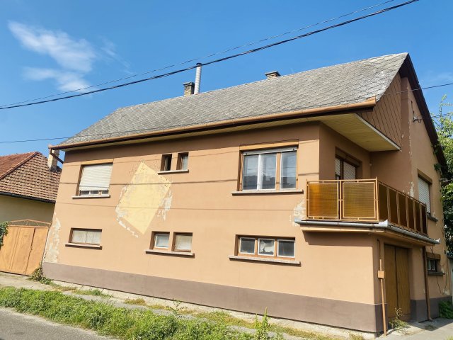 Eladó családi ház, Cegléden 45 M Ft, 4 szobás